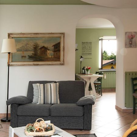 Tinas Yellow Home Leggiuno Luaran gambar