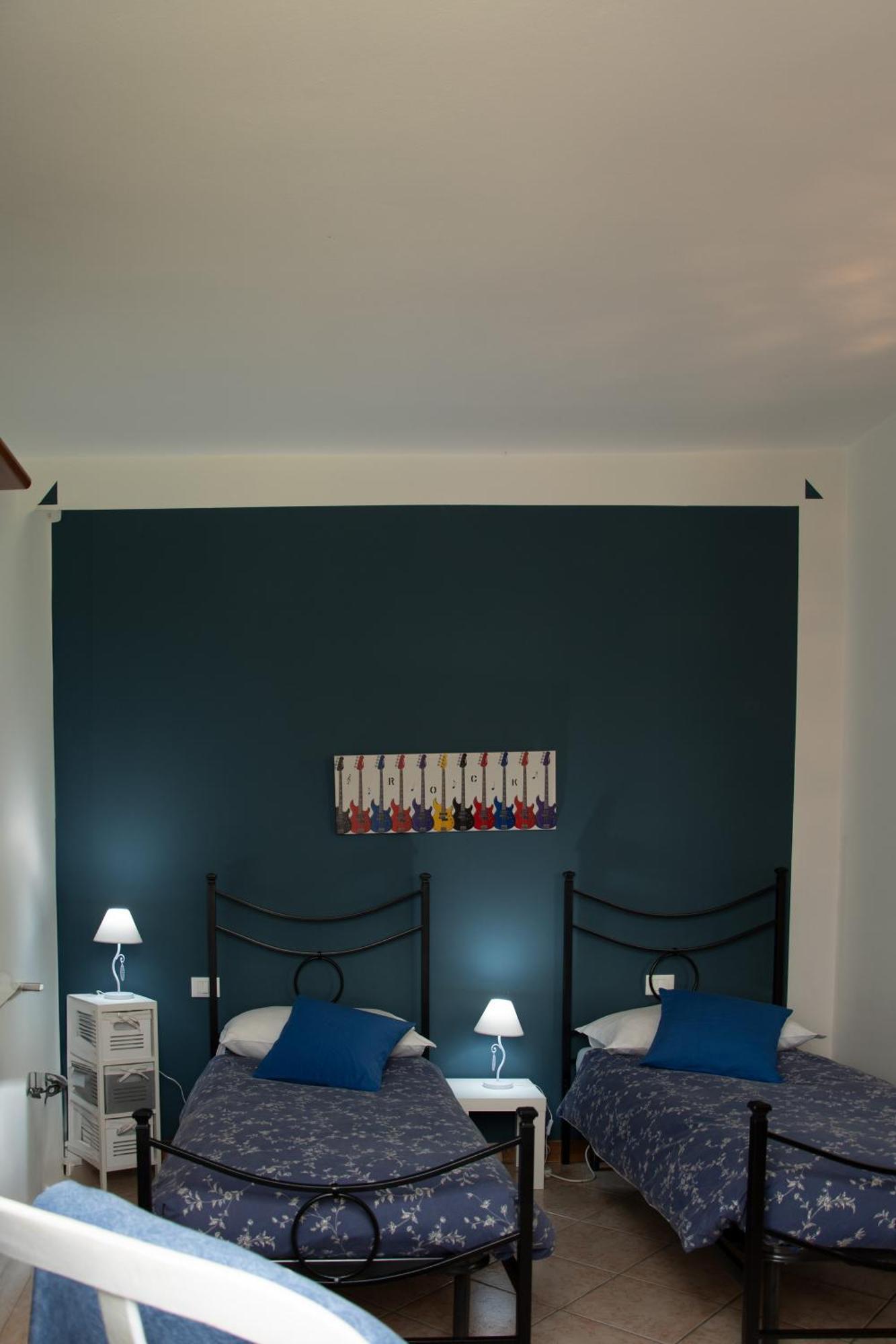 Tinas Yellow Home Leggiuno Luaran gambar